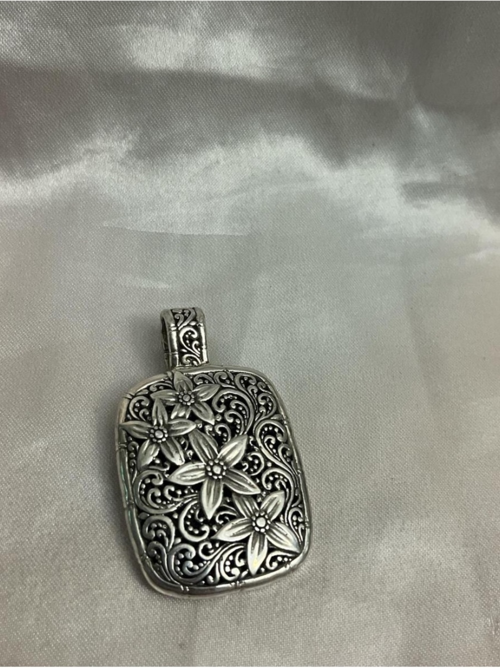Authentic vintage SARDA 925 sterling silver floral pendant